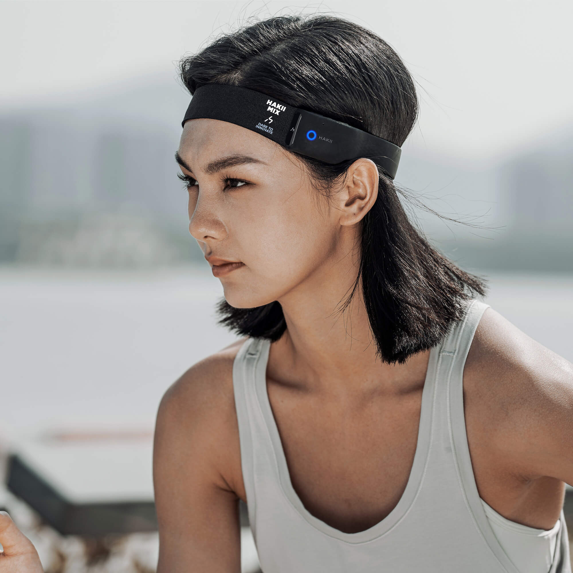 Headband style online headphones